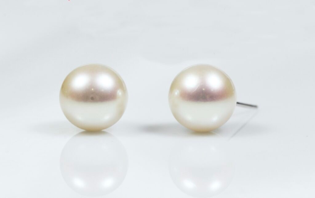 9mm櫻花粉白色珍珠耳環