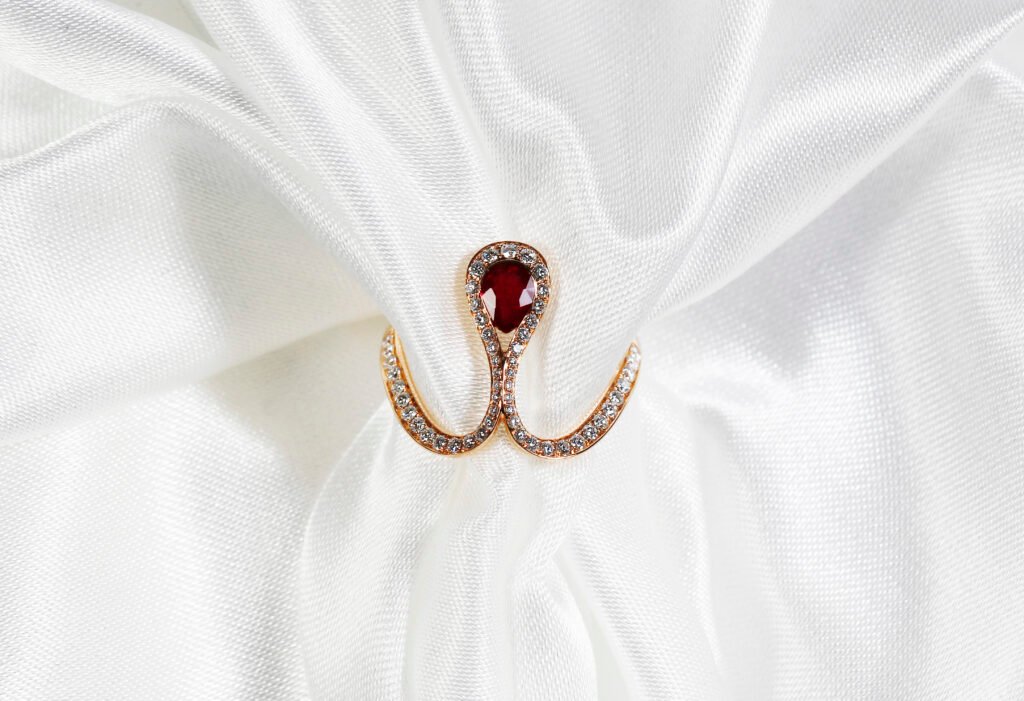Ruby swan ring
